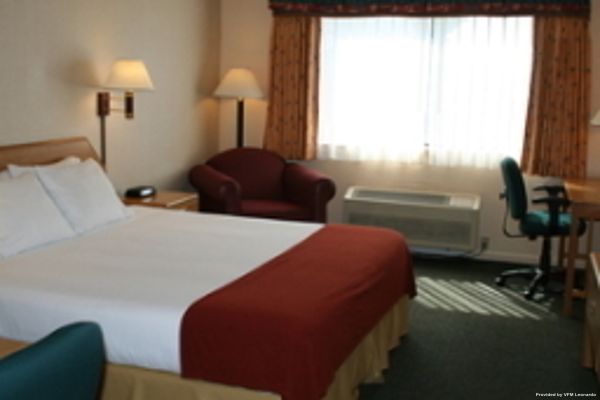 The Redwood Riverwalk Hotel (Fortuna)